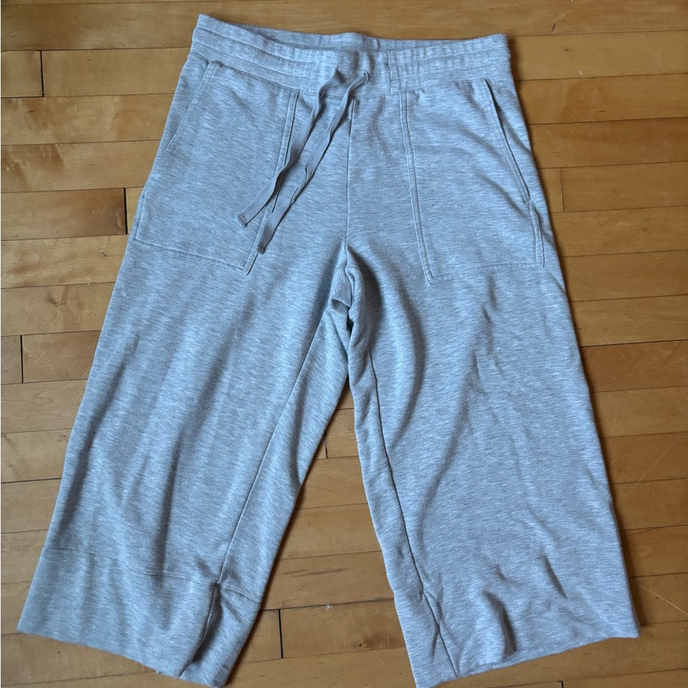 NWOT Quince Wide Leg Cropped Sweatpants